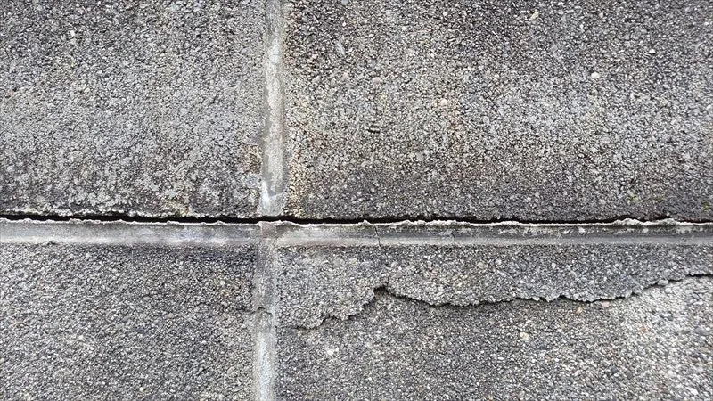 ブロック塀の劣化によるリスクとは?